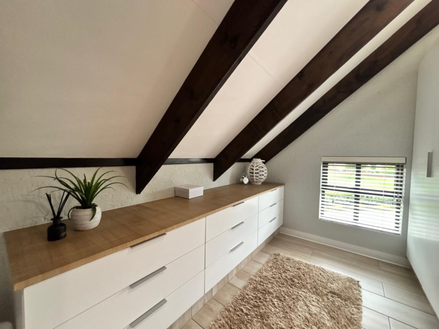 5 Bedroom Property for Sale in Grimbeeck Park North West